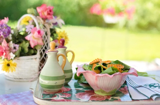 같은 재료, 다른 이야기로 차려낸 하루의 식탁