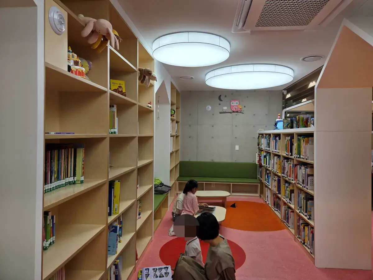 서변숲도서관 어린이자료실 이미지 08