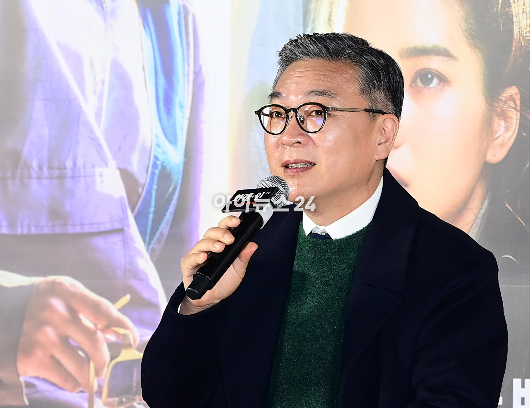 배우 김의성이 3일 오후 서울 CGV용산아이파크몰에서 열린 영화 '외계인 2부'(감독 최동훈) 언론시사회에 참석하고 있다. [사진=정소희 기자]