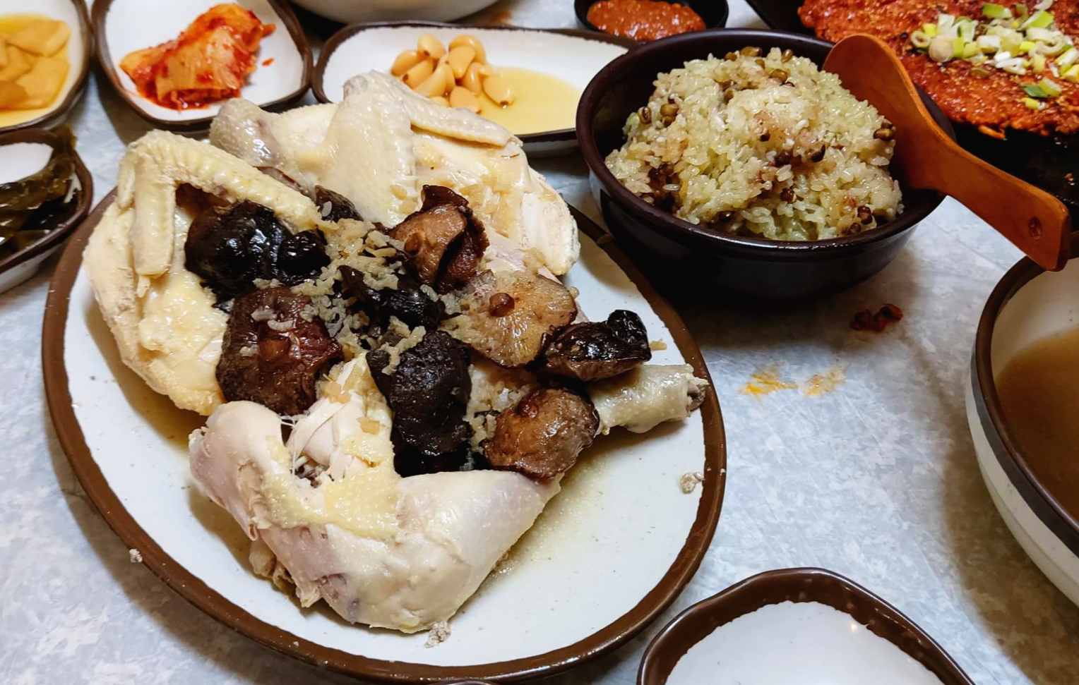 경북 청송군 서울여관식당 백숙과 녹두밥