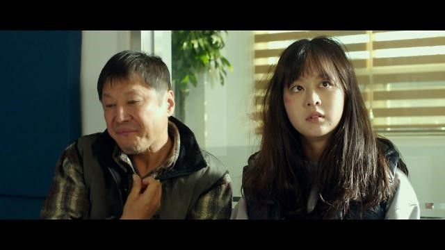 영화(지렁이)뇌성마비 장애 아버지 (원술) 과 딸(자야)사진