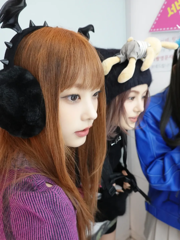 뉴진스 다니엘 인스타그램 공식 계정에 업로드한 화보 촬영 비하인드 컷