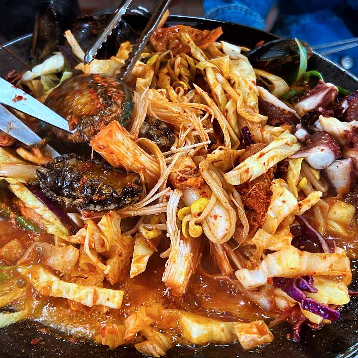 전참시 전지적참견시점 이영자 전복 두루치기 몸국 접짝뼈국 흑돼지 고사리 구이 맛있는 식당 제주 서귀포 맛집 위치 메뉴 가격 정보