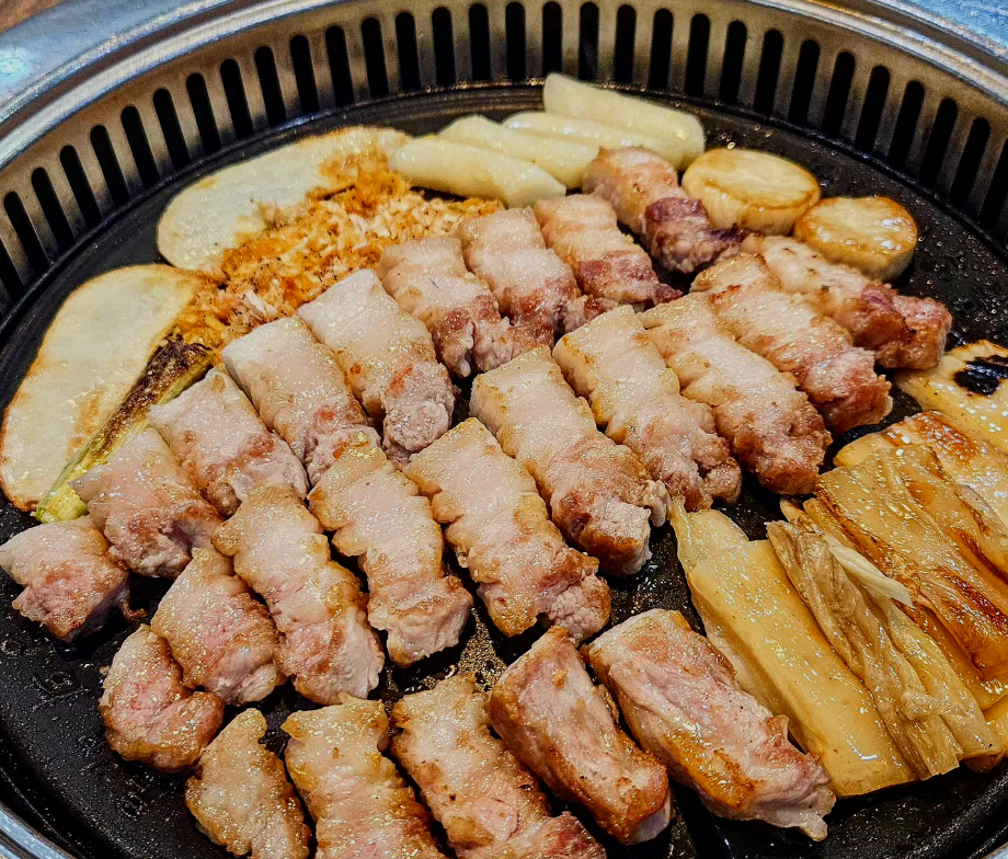 차별화된 메뉴 구성과 마케팅 전략