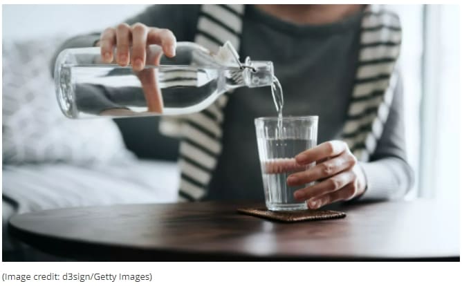 "수분 유지하면 심부전 위험 줄일 수 있다" NHBI Staying hydrated may reduce the risk of heart failure