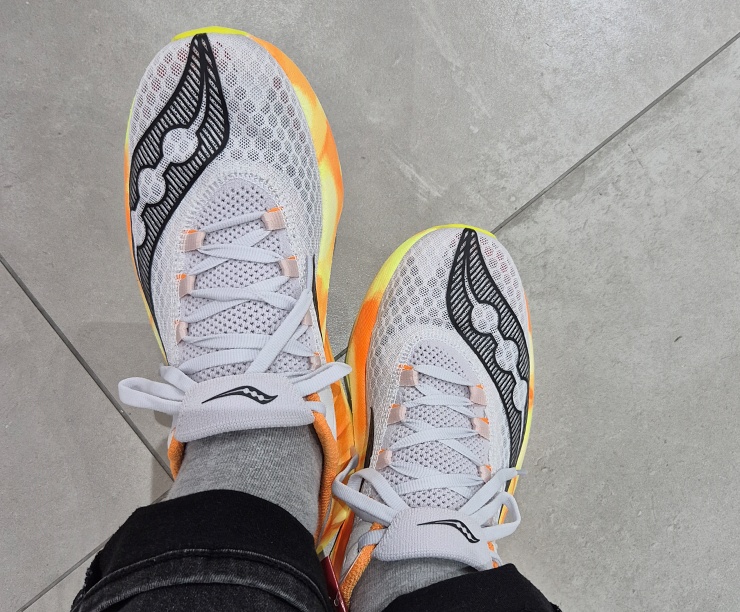 써코니 엔돌핀 프로4 착화감