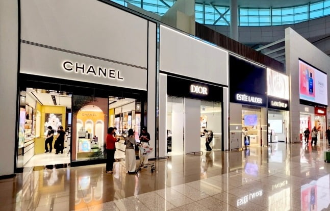 신라면세점 인천국제공항 뷰티 브랜드 플래그십 스토어.