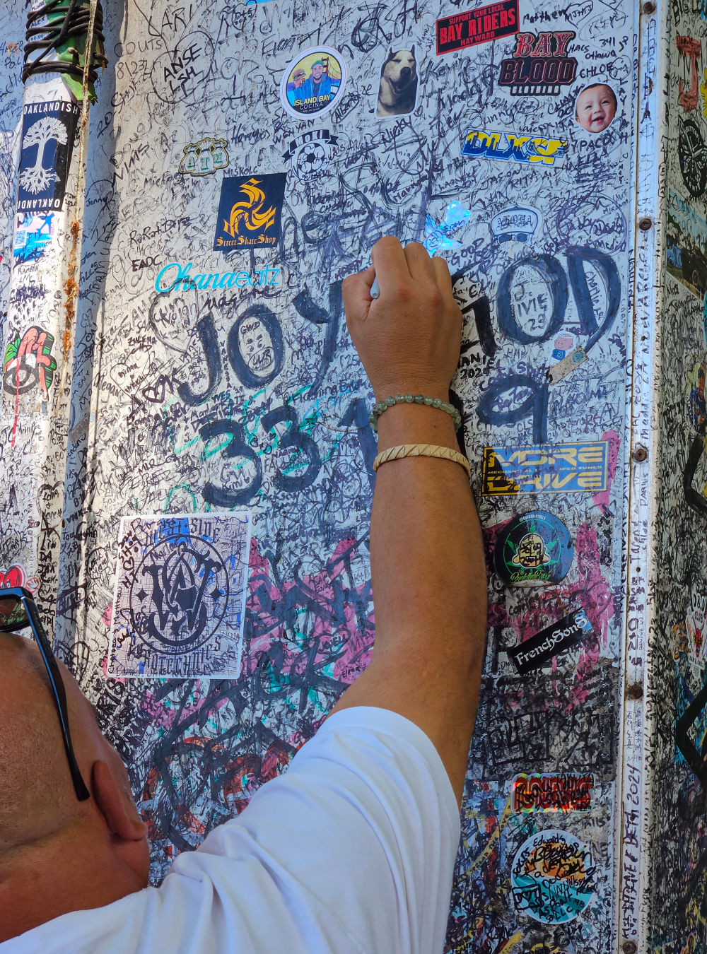 지오반니 새우트럭 낙서