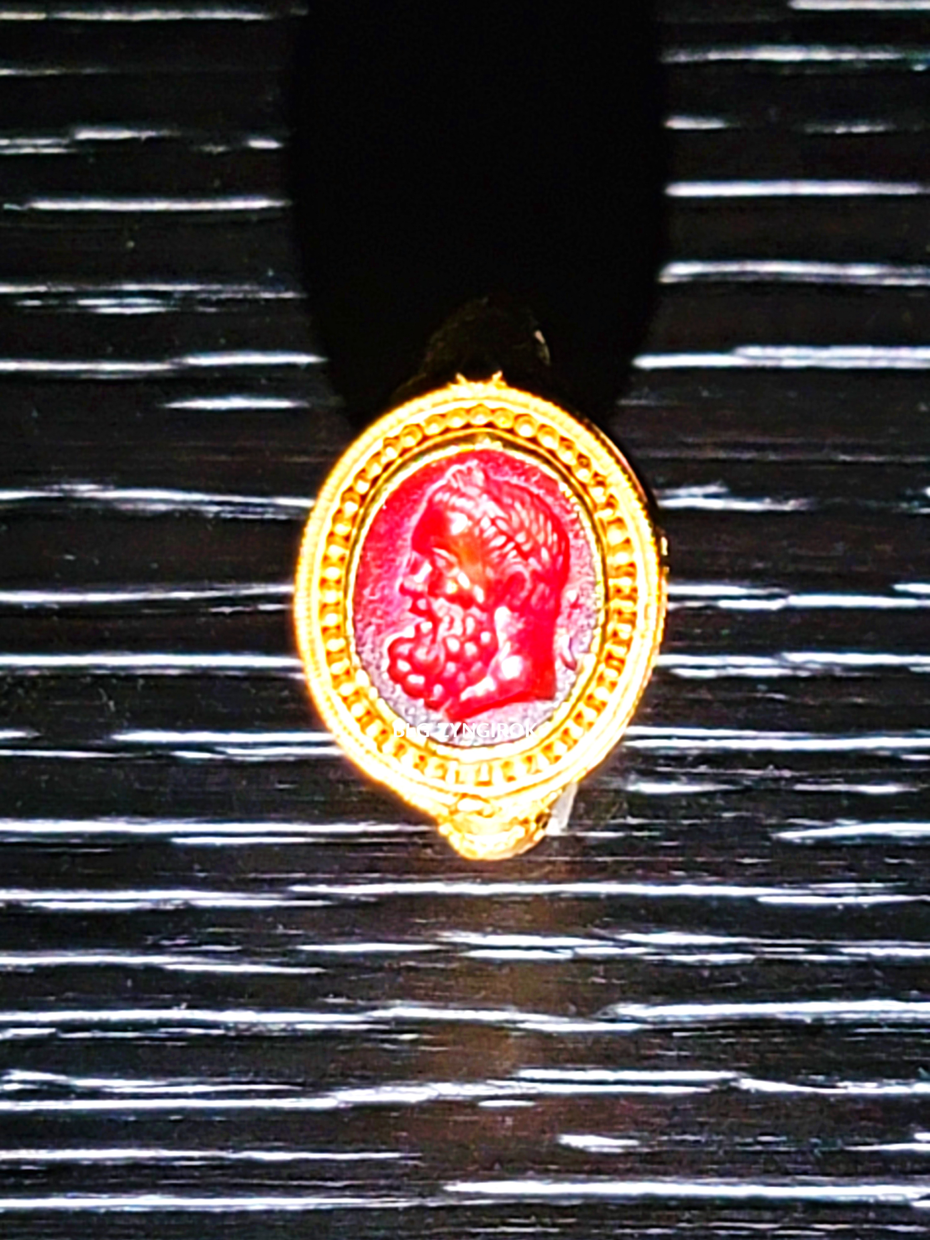 롯데타워 - 롯데뮤지엄 고혹의 보석 매혹의 시간 - 신성에서 예술로 주얼리 정신사 전시품 모습이다.