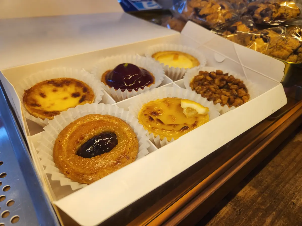 서울-종로-서촌-에그타르트-디저트-맛집-통인스윗-판패-포장-이미지