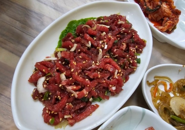 백반기행-목포-엄지가든-육회