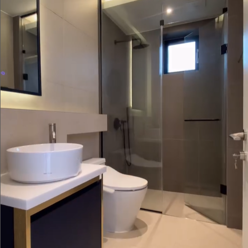 샤워장이 있는 화장실