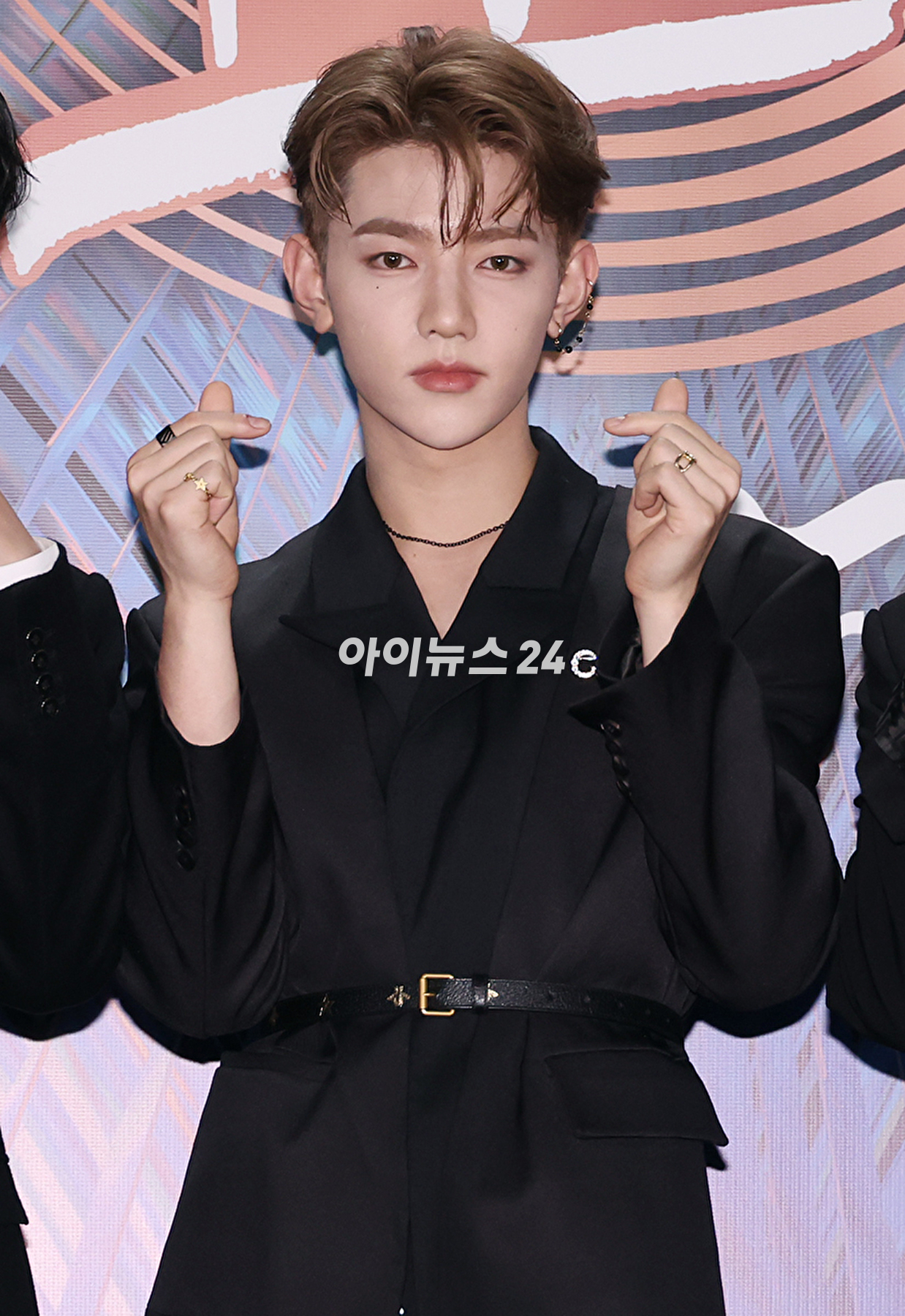 그룹 제로베이스원이 6일 오후 인도네시아 자카르타 인터내셔널 스타디움에서 열린 &#39;제38회 골든디스크 어워즈 with 만디리&#39;에 참석하고 있다. [사진=골든디스크 어워즈 사무국]