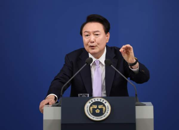 윤석열-지지율-17%