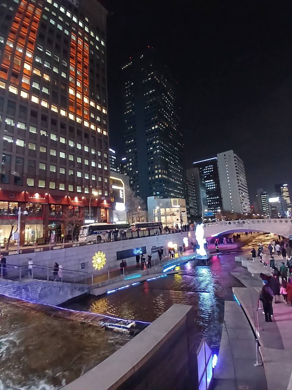 빛초롱 청계천이 한눈에 보이다