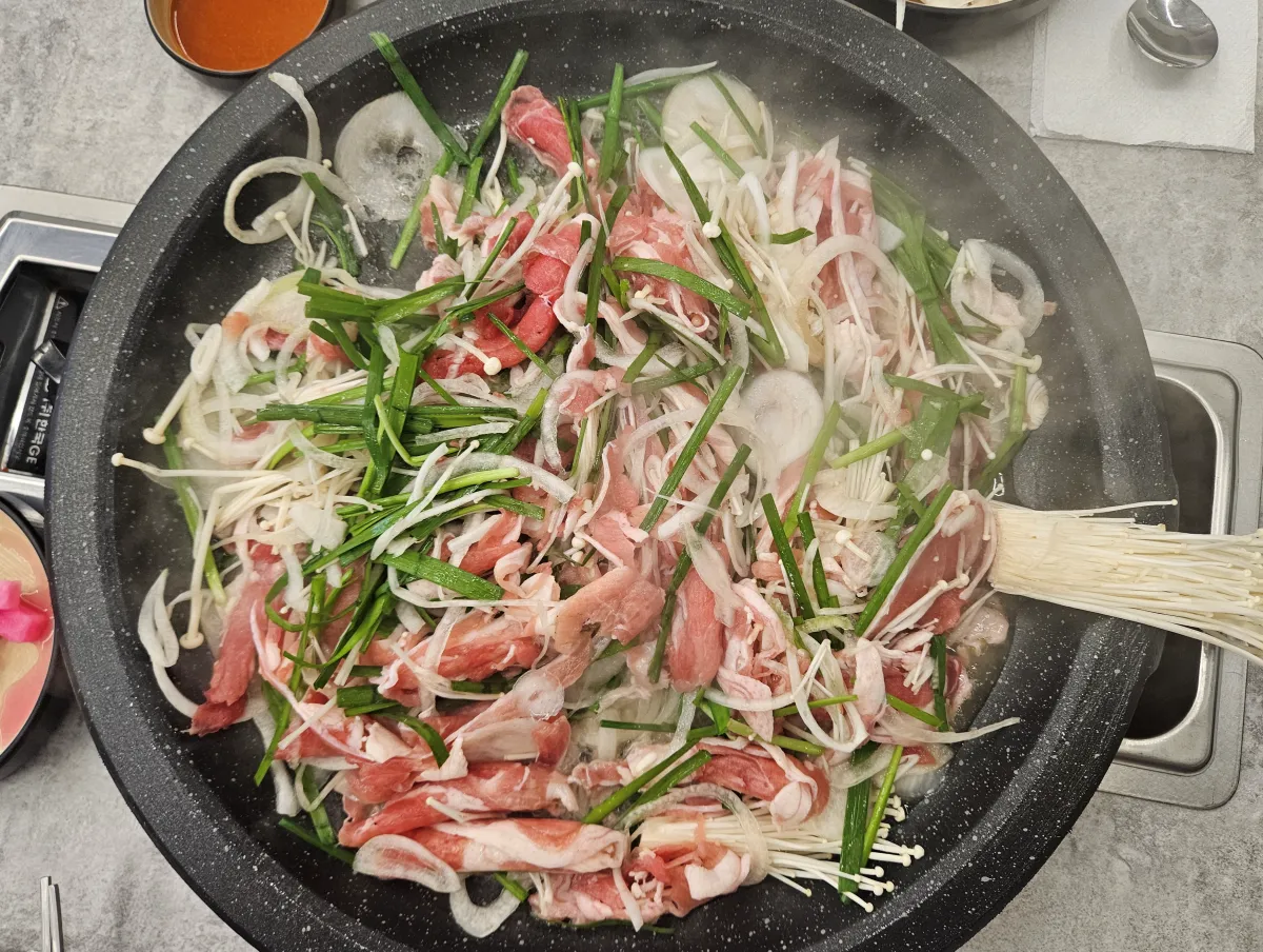 경남-진주시-화개마을-초전점-오리불고기-불판