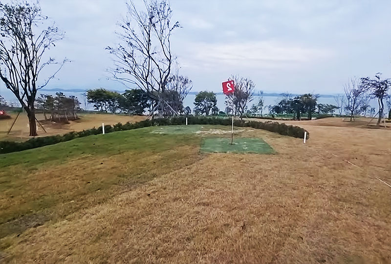 삼천포 모충파크골프장. 경남 사천시 송포동 1144-1 (모충공원 내)