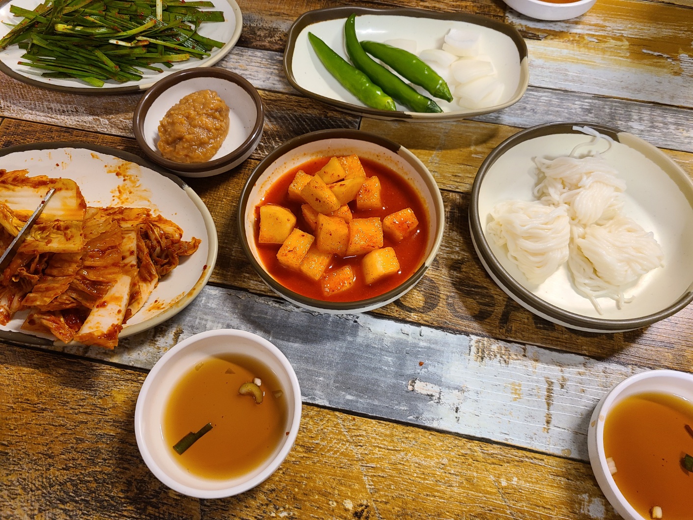 마산 산호동 하동원조돼지국밥 밑반찬