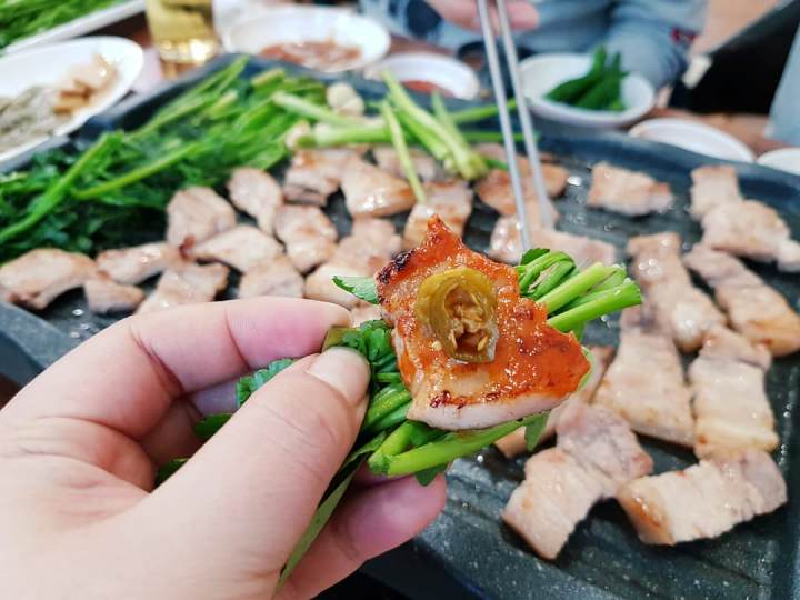 입 안 가득 즐기는 봄의 맛 미나리 삼겹살 해물전 청도 맛집 추천 생방송투데이 자족식당