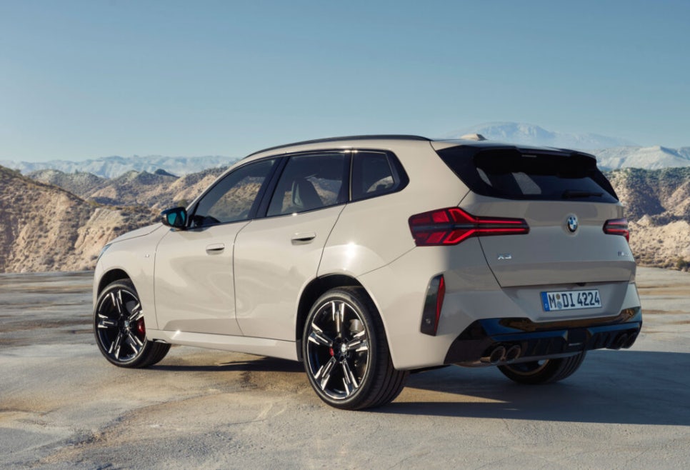 2025 BMW X3 풀체인지 후면부 디자인