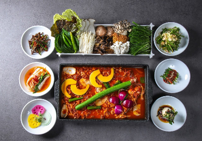 오리주물럭과 반찬세트