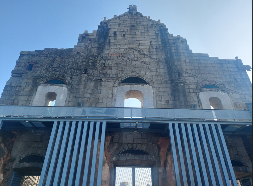 성바울성당 파사드 뒷편