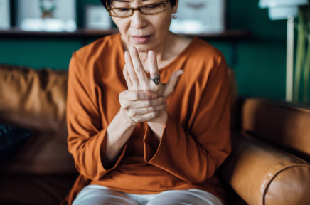 퇴행성 질환에 대한 지역 기반 예방·관리 정책 비교: 일본, 유럽, 한국, 미국 사례 중심 분석