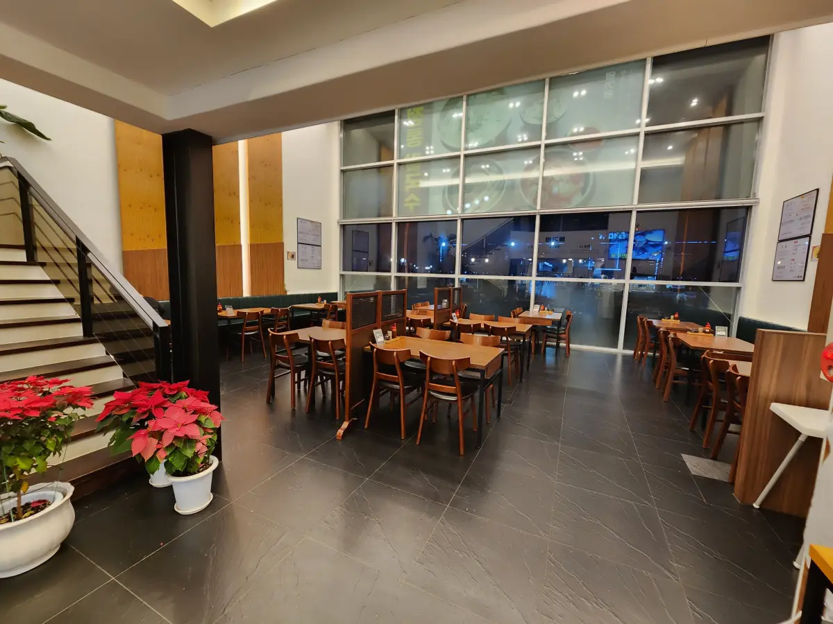 은평뉴타운-북한산-맛집-밀가원-매장-실내-인테리어