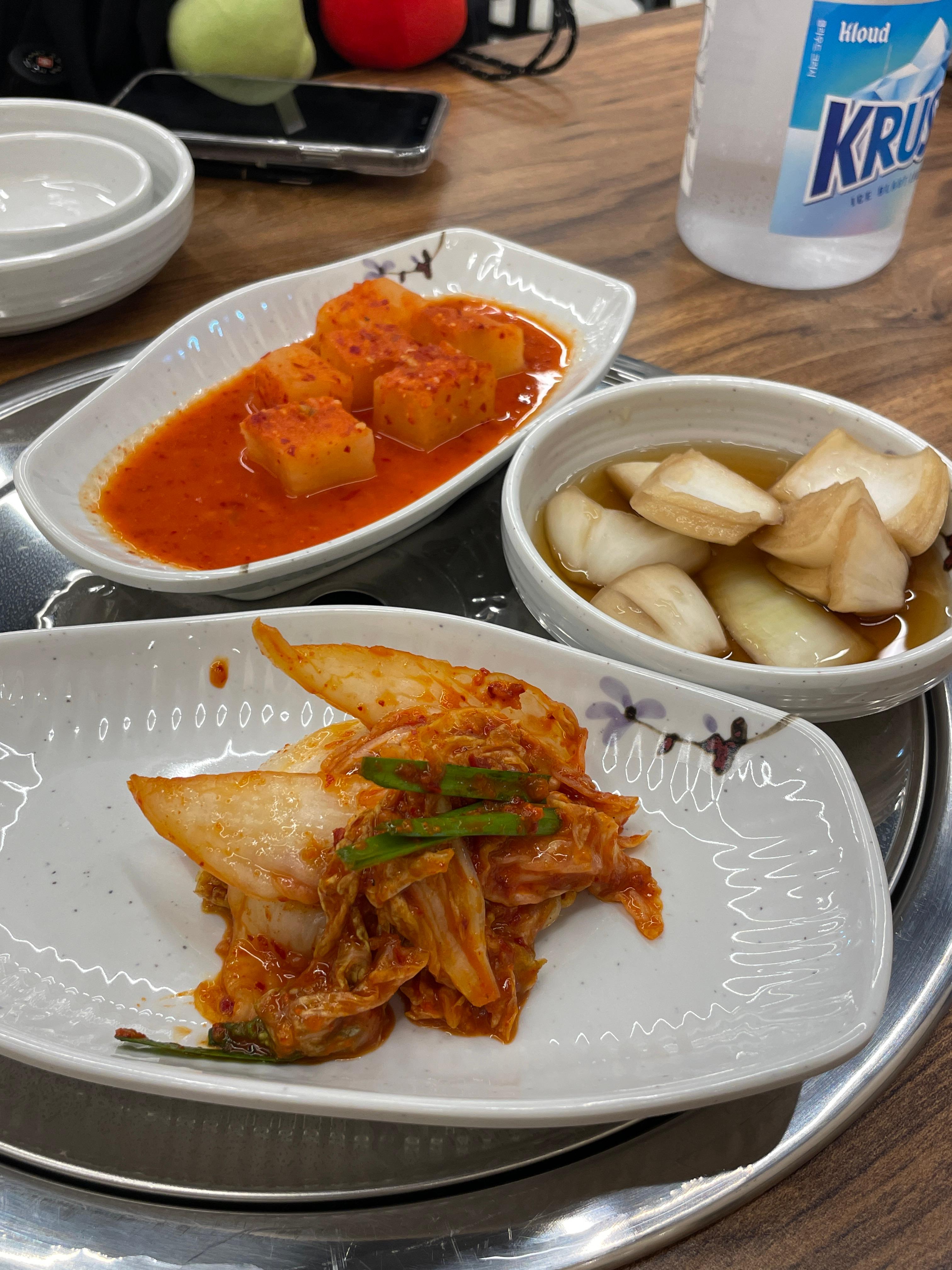 삼용이 감자탕 반찬