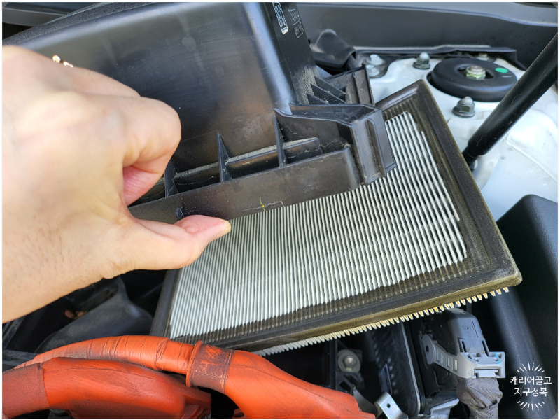 ES300h 에어 클리너 필터 교체하기