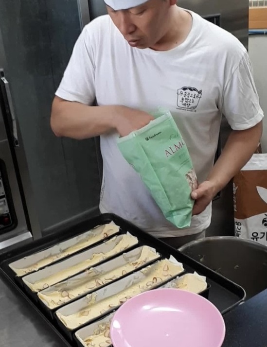 한국인의밥상-금산-농부빵집-깻잎빵-인삼빵-손끝으로만드는세상-황선학