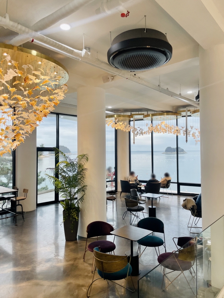 라피끄-바다뷰갬성