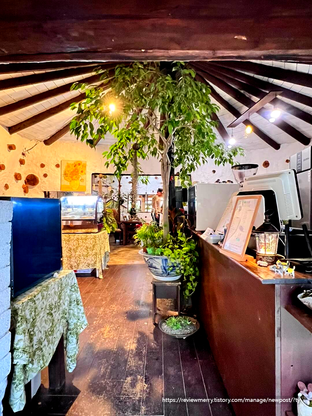 카페 내부