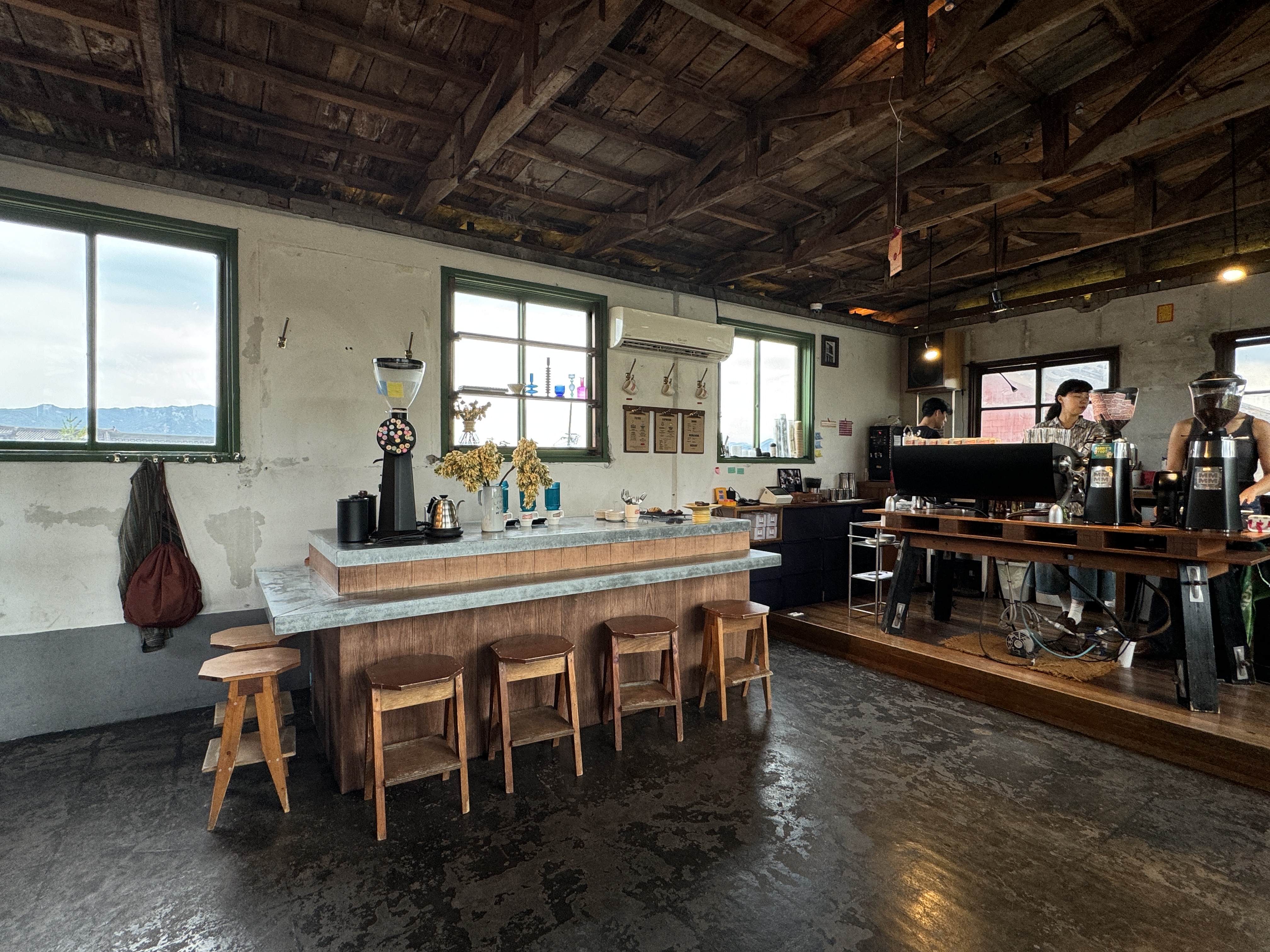 경주-카페-노워즈-NOWORDS-매장안