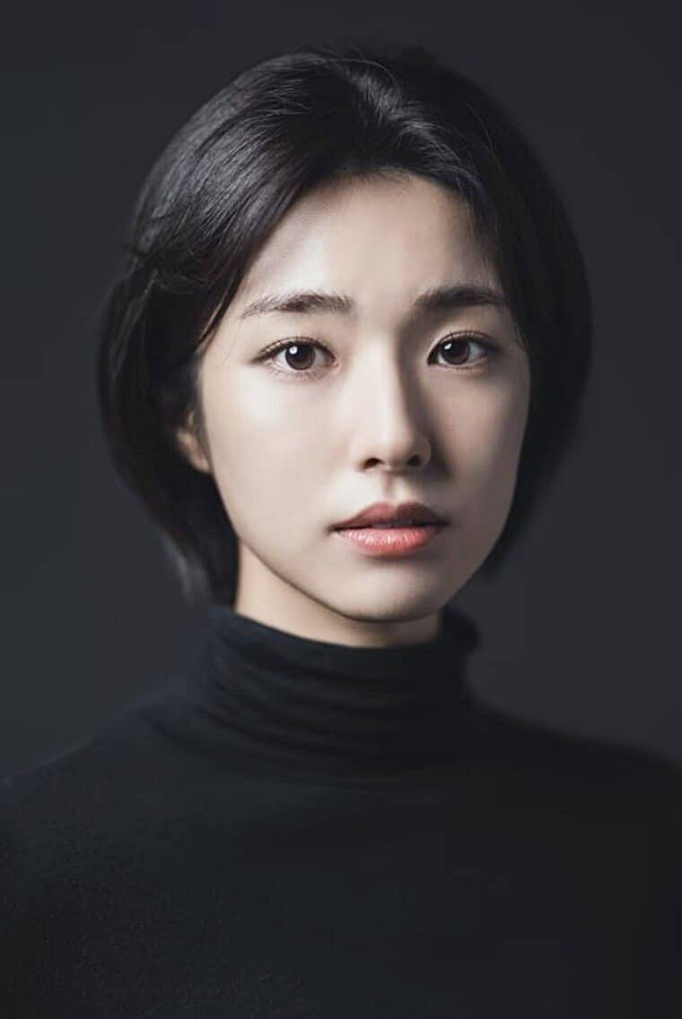 배우-하영