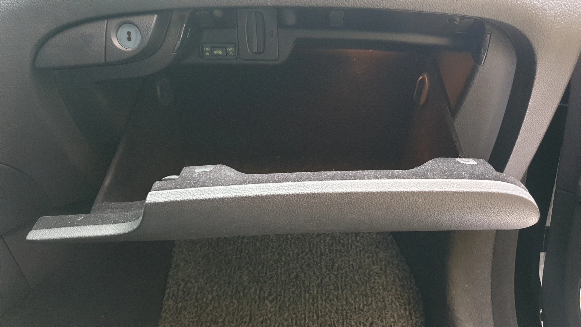 에쿠스 글로브박스