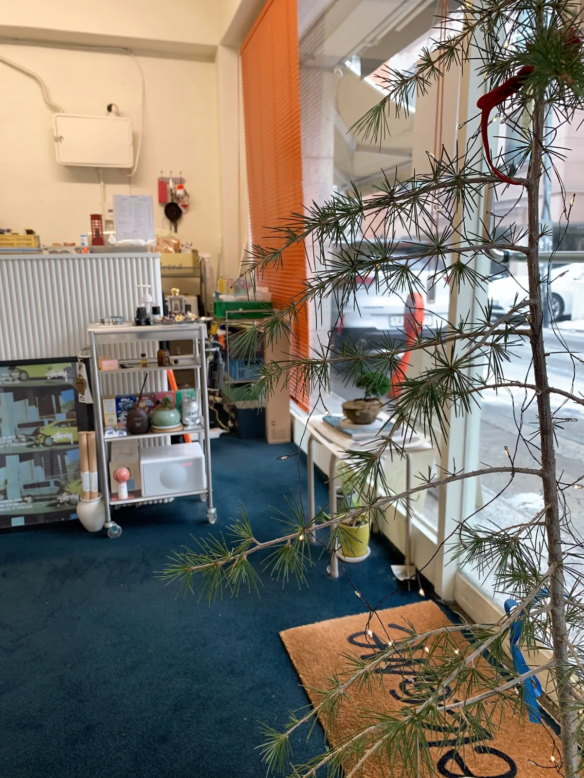 네이비카페-출입문