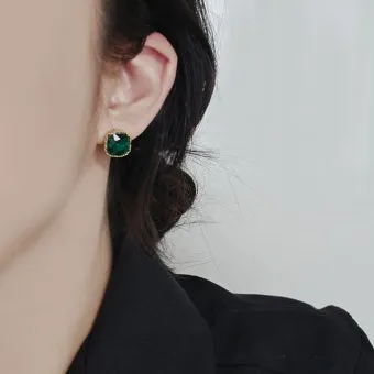 피부과 전문의가 알려주는 초록색 귀걸이 대처법에 대해_2