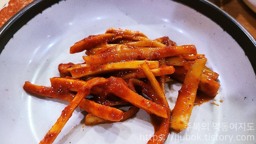 김가네-부대찌개-밑반찬-도라지