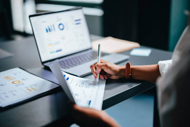 재테크 공략 : 데이터 기반 투자 전략: 시장 예측부터 리스크 관리까지