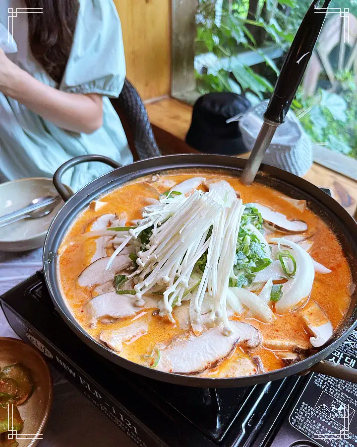 가평 가게 잣순두부전골 잣두부전골 두부 전골 신의 한 수 맛의 결정타 고소함의 극치 맛집 추천