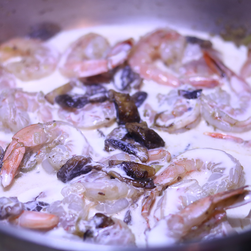 생크림 넣은 새우 버섯 