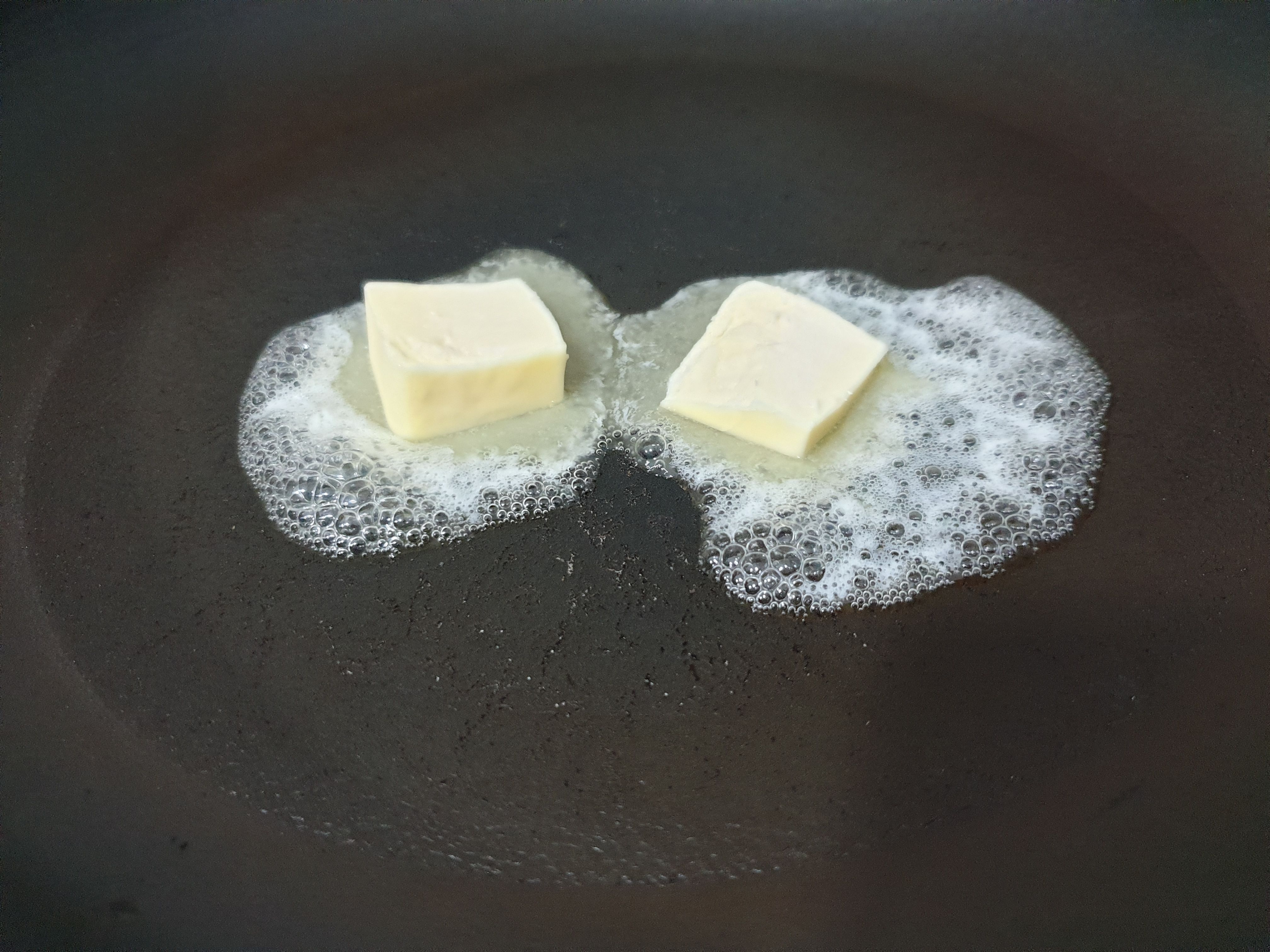 녹고 있는 버터