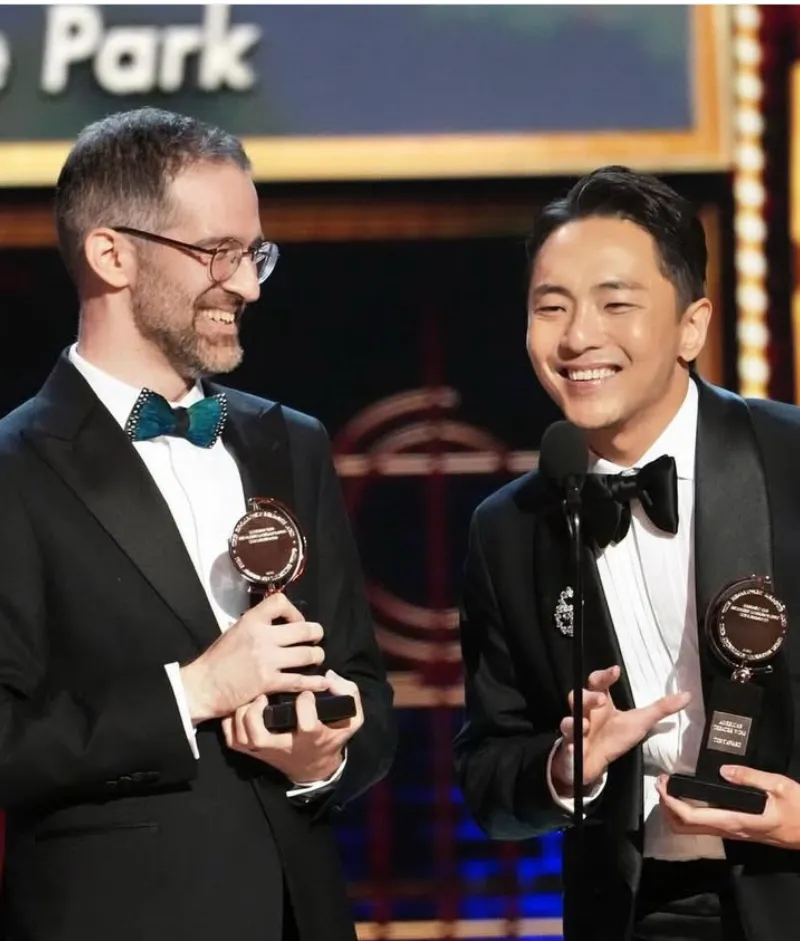 박천휴, 어쩌면 해피엔딩, 박천휴 뮤지컬, 박천휴 나 혼자 산다, 박천휴 나혼산, 박천휴 유퀴즈, 창작 뮤지컬 추천, 브로드웨이 한국인, 토니상 6관왕, 어쩌면 해피엔딩 10주년, 한국 뮤지컬 해외 진출, 헬퍼봇 뮤지컬, SF 뮤지컬 추천, 박천휴 브루클린, 박천휴 작곡가, 박천휴 인터뷰, 뮤지컬 어쩌면 해피엔딩 줄거리, 뮤지컬 추천 2025, 나혼자산다 박천휴, 유퀴즈 박천휴, 토니상 수상작, 뮤지컬계 라이징스타, Maybe Happy Ending, 박천휴 윌 애런슨, 토니상뜻