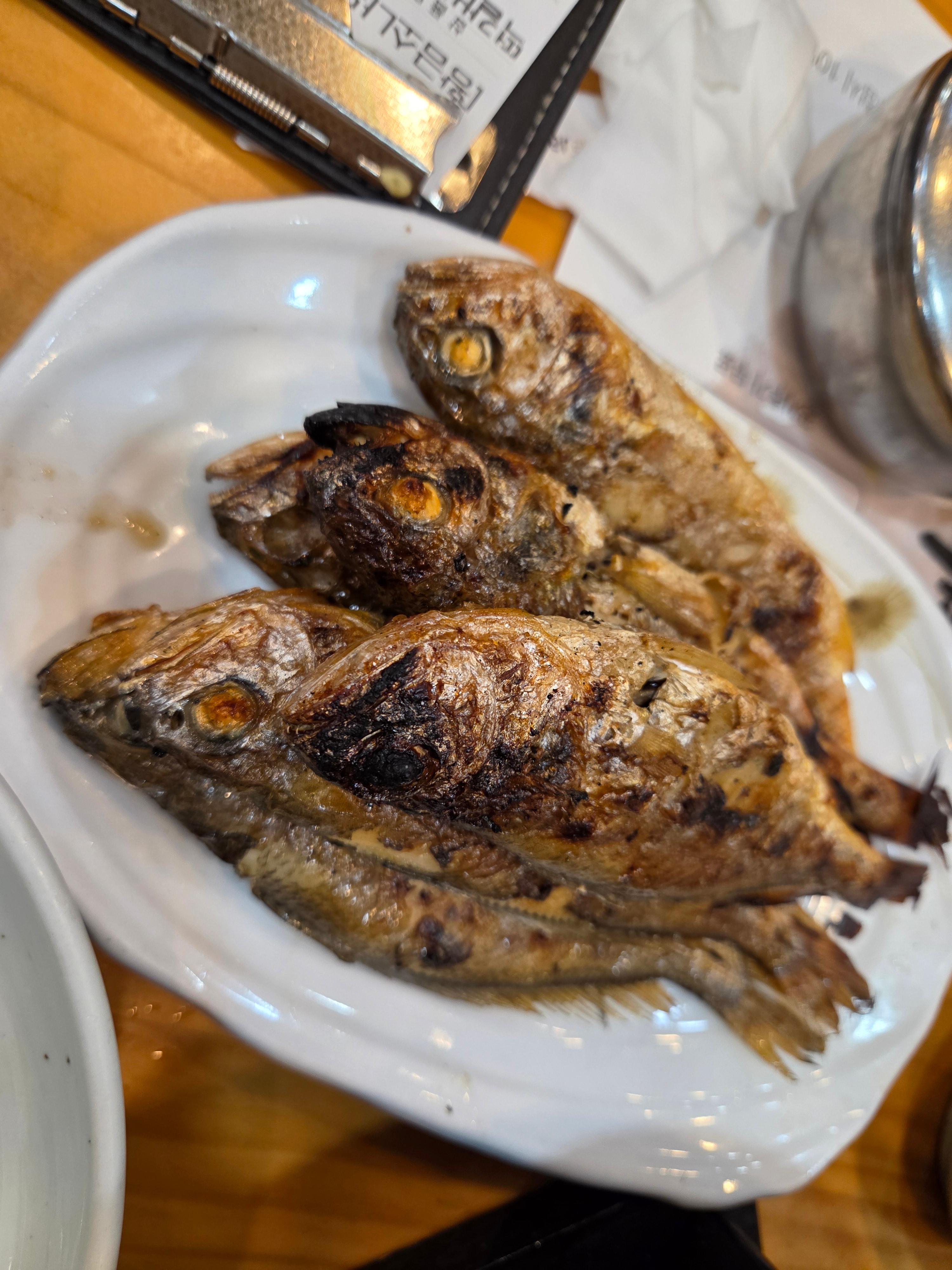 황금소나무 한정식 조기구이 노릇하게 구워진 조기