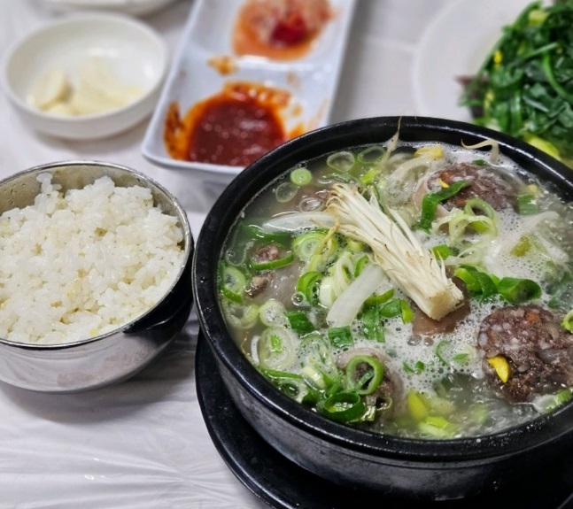 순천-웃장-살찐돼지국밥