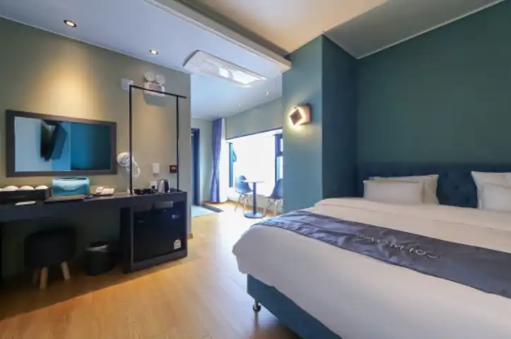 라움103-객실내부-침실