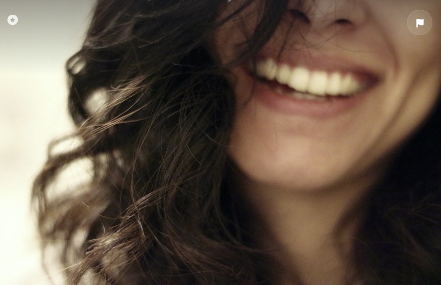 아침 1분 미소 연습으로 긍정적 에너지 전달하기