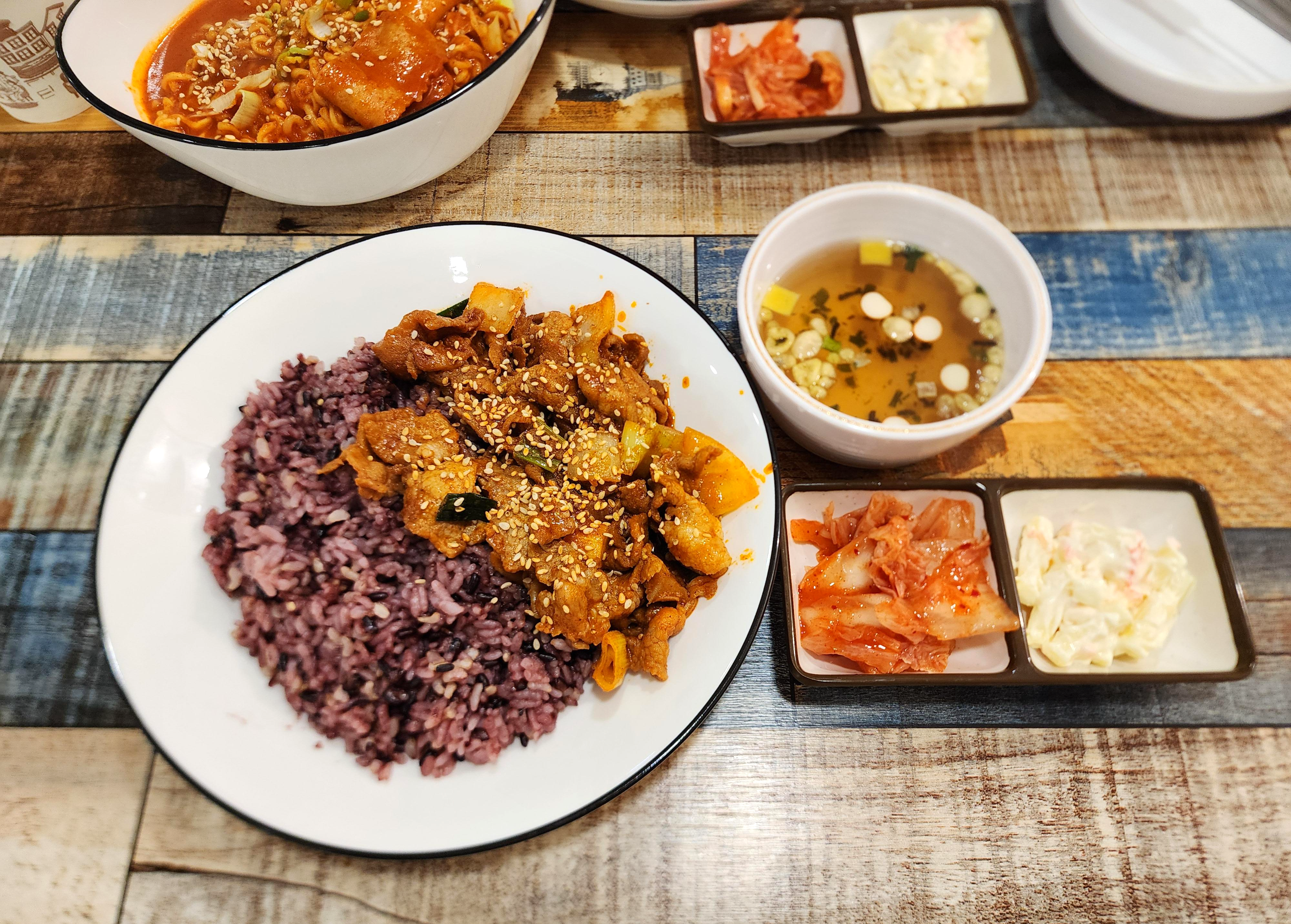 낭만떡볶이카페