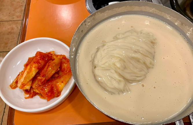진주회관-콩국수